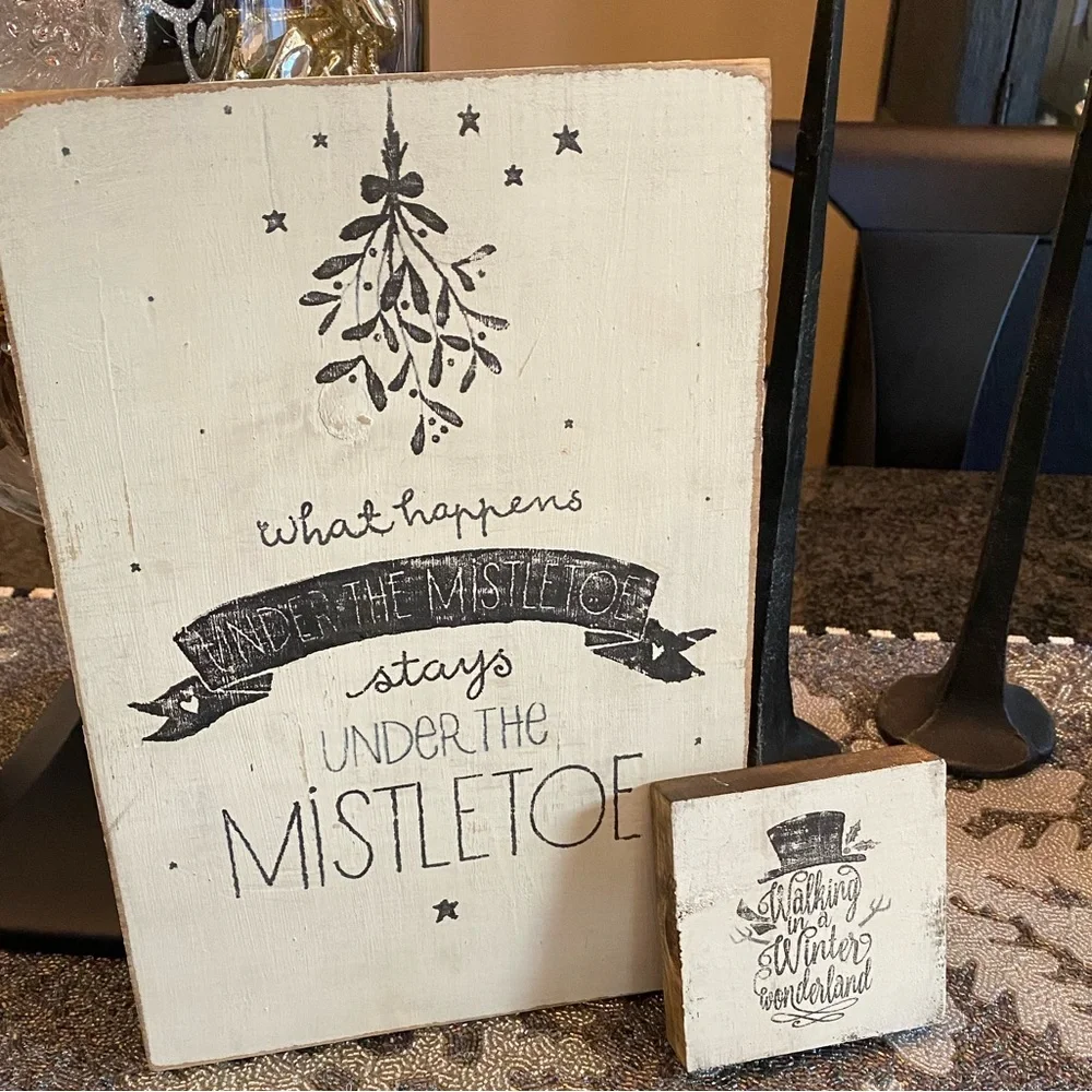 NWT 2 Hand Painted Christmas Signs Under the Mistletoe walking Winter Wonderland